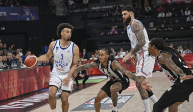 Beşiktaş’ı deviren Anadolu Efes seride öne geçti
