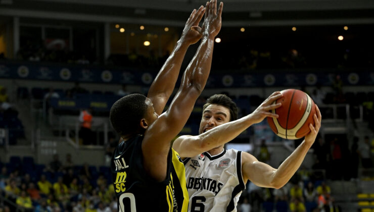 Beşiktaş’tan Fenerbahçe’ye reaksiyon: Holiganizm tarafındalar