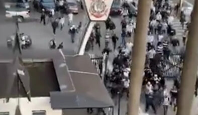 Brezilya’da Corinthians taraftarları kulüp binasını bastı