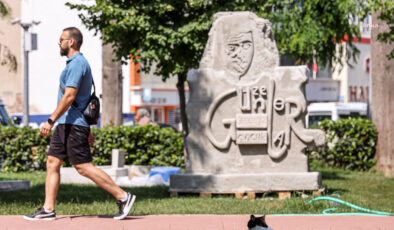 Buca Belediyesi, Edip Akbayram’ın heykelini yaptı