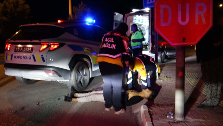 Burdur’da kaza yaptıktan sonra alkolün tesiriyle yere yığıldı