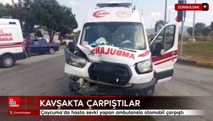 Çaycuma’da hasta sevki yapan ambulansla araba çarpıştı