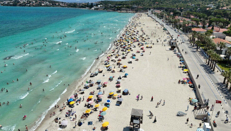 Çeşme’de kıyılar bayramın ikinci gününde de doldu