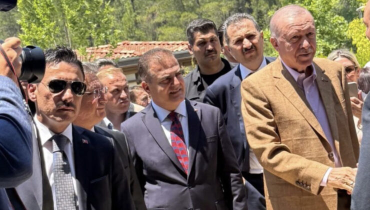 Cumhurbaşkanı Erdoğan’ın yazlık kahverengi ekip elbisesi gündem oldu