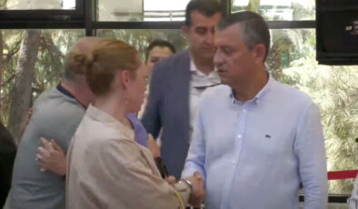 Demet Evgar’dan Ferdi Zeyrek’in ailesine taziye ziyareti