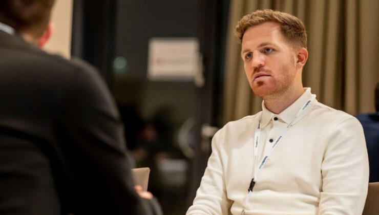 Devin Özek, Fenerbahçe’nin yeni futbol yöneticisi oldu