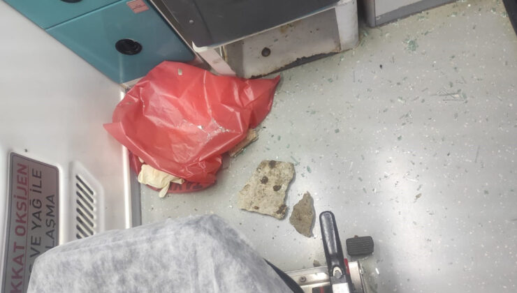 Diyarbakır’da iki ambulansa taşlı atak