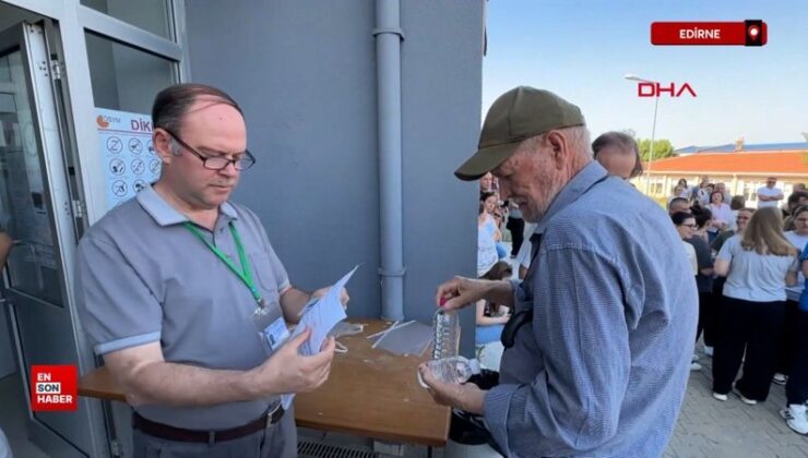 Edirne’de 81 yaşındaki aday, 8’inci sefer YKS’ye girdi