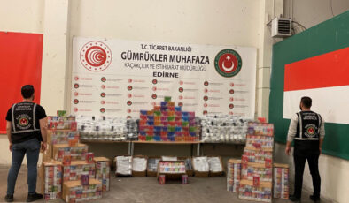 Edirne’de hudut kapısında binlerce kaçak telefon yakalandı