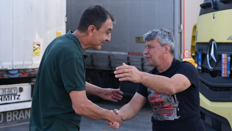 Edirne’de hudutta çıkış sırası bekleyen tır sürücüleri bayramı ailelerinden uzakta kutladı
