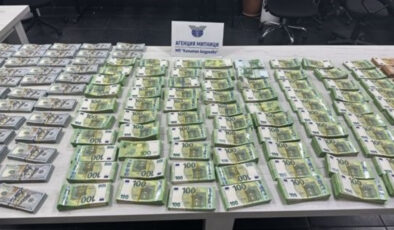 Edirne’de tıra gizlenmiş 900 bin euro ve 500 bin dolar bulundu