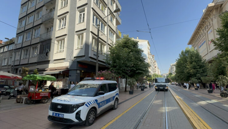 Eskişehir’de haber alınamayan emekli doktor evinde ölü bulundu