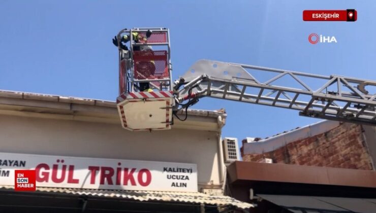 Eskişehir’de yangın esnasında duyarsız vatandaşlar, gruplara zorluk çıkardı