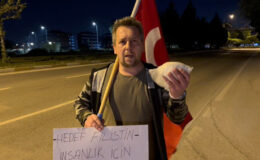 Eskişehir’den yola çıktı: Bir paket un ve Türk bayrağı ile Gazze’ye yürüyor