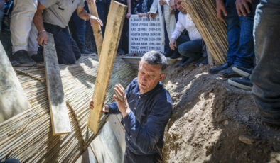 Ferdi Zeyrek’e vedadan acı kareler: Özgür Özel defnetti