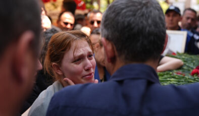 Ferdi Zeyrek’i son seyahatine kızları uğurladı