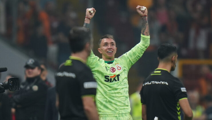 Fernando Muslera, Türkiye’den ayrıldı