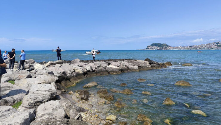 Giresun’da baba-oğul denizde boğulma tehlikesi geçirdi, 10 yaşındaki çocuk kayıp