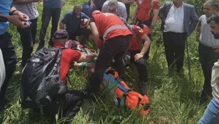 Hakkari’de dağdan düşen yaralı şahıs kurtarıldı