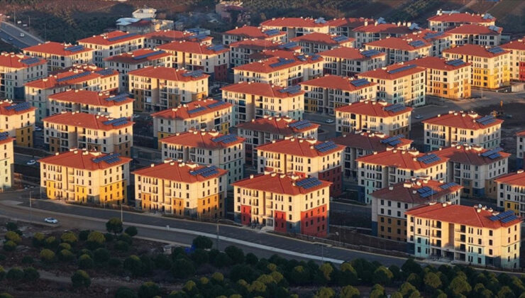 Hatay’da afet konutları hak sahiplerine teslim ediliyor