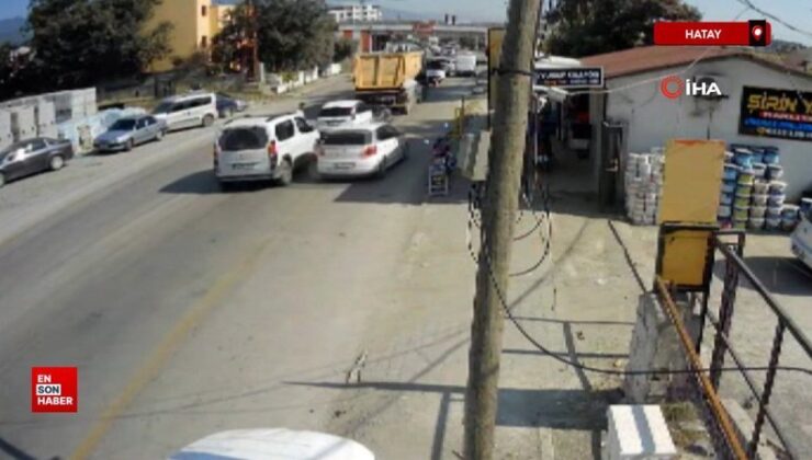 Hatay’da emniyet şeridi ihlaliyle gelen kazayı yaya kıl hissesi atlattı