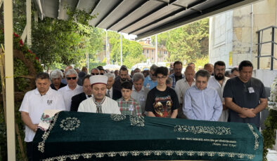 İsmine ‘Mona Roza’ şiirininin yazıldığı Muazzez Akkaya Giray son seyahatine uğurlandı