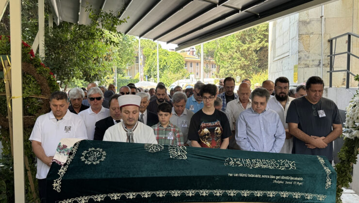 İsmine ‘Mona Roza’ şiirininin yazıldığı Muazzez Akkaya Giray son seyahatine uğurlandı