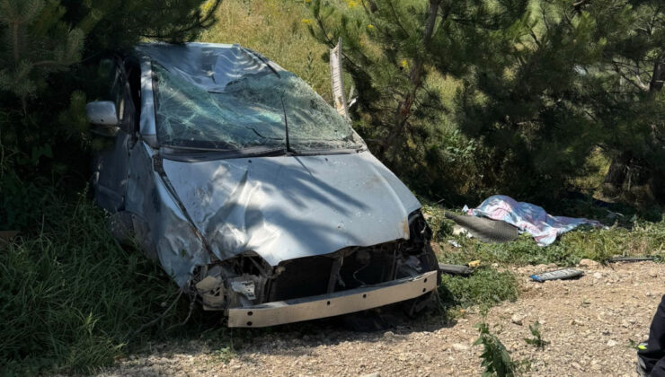 Isparta’da beton bloğa çarpan aracın şoförü hayatını kaybetti