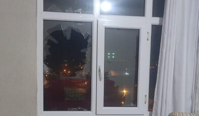 İstanbul’da bina sahibi kiracıları isyan ettirdi: Camlarına taş fırlattı