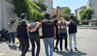 İstanbul’da kahvehanede silahını gösterdi: Kalbinden vuruldu