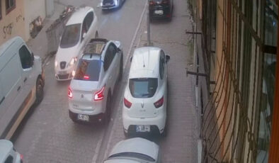 İstanbul’da yol verme tartışmasını ayırmaya çalıştı: Göğsünden bıçakladı