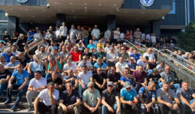 İzmir’de Buca Belediyesi’nde çalışanlar iş bırakıyor