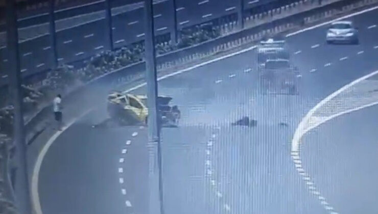 İzmir’de kazaya karışan taksiye araba çarptı: 1 meyyit