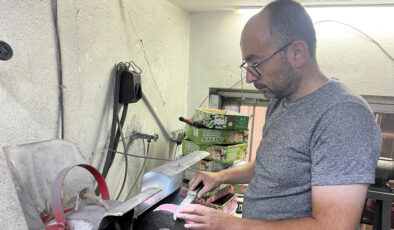 İzmir’in görme engelli bıçakçısı 25 yıldır işini başında