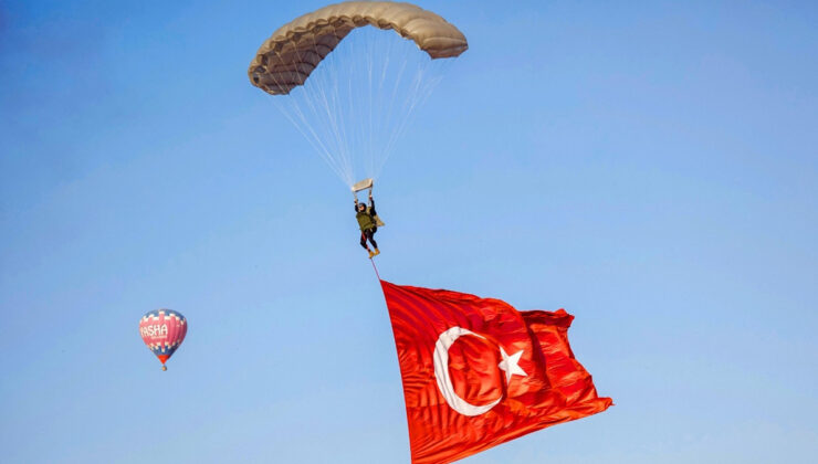 Jandarma teşkilatının 186. yılında JÖAK timi Kapadokya semasında