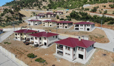 Kahramanmaraş’ta depremzedeler bayramda yeni yuvalarına kavuştu