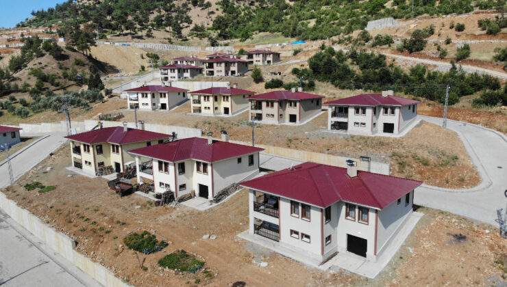 Kahramanmaraş’ta depremzedeler bayramda yeni yuvalarına kavuştu