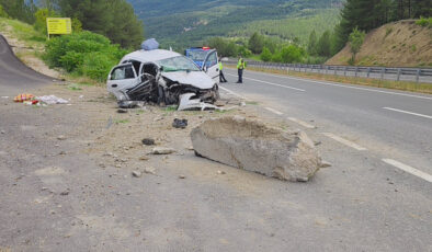 Karabük’te yoldan çıkan araba beton menfeze çarptı: 1 meyyit