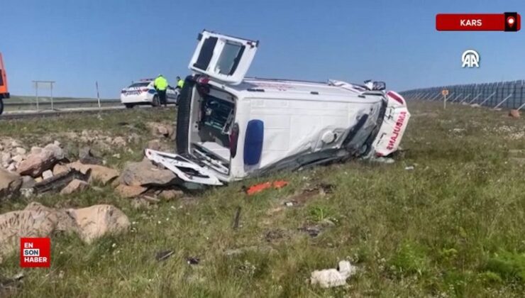 Kars’ta ambulans şarampole devrildi