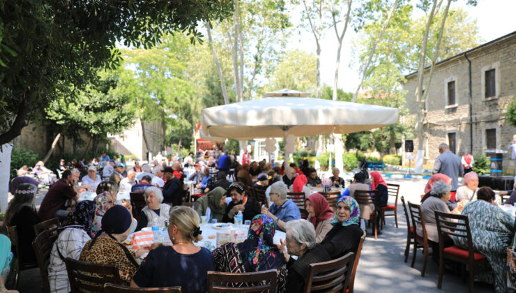Kızılay İstanbul Bayan Kolları, Darülaceze sakinleriyle Babalar Günü’nü kutladı