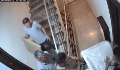 Kocaeli’de beyaz eşya servisi için gittikleri konuttan terlik çaldılar