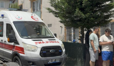 Kocaeli’de bıçaklı arbedeyi ayırmaya çalışan polis yaralandı