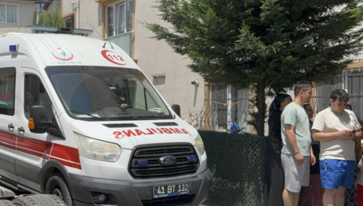 Kocaeli’de bıçaklı arbedeyi ayırmaya çalışan polis yaralandı