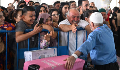 Kutsal topraklardan yurda dönen birinci hacı kafilesi Gaziantep’te