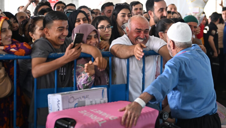 Kutsal topraklardan yurda dönen birinci hacı kafilesi Gaziantep’te