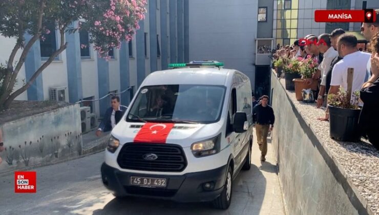 Manisa’da Ferdi Zeyrek’in cenazesi hastaneden alınıp belediyeye götürüldü