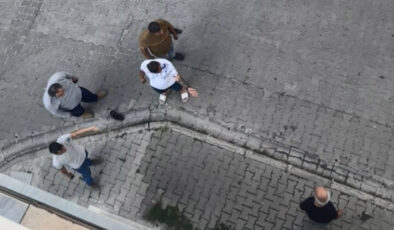 Mersin’de sokakta eşini bıçakla rehin aldı, vatandaş tek atakla kurtardı