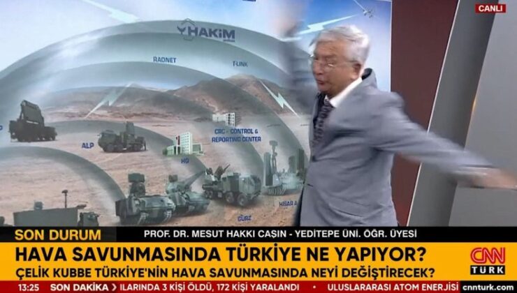 Mesut Hakkı Caşın, ‘Osmanlı tokadını’ uygulamalı olarak gösterdi