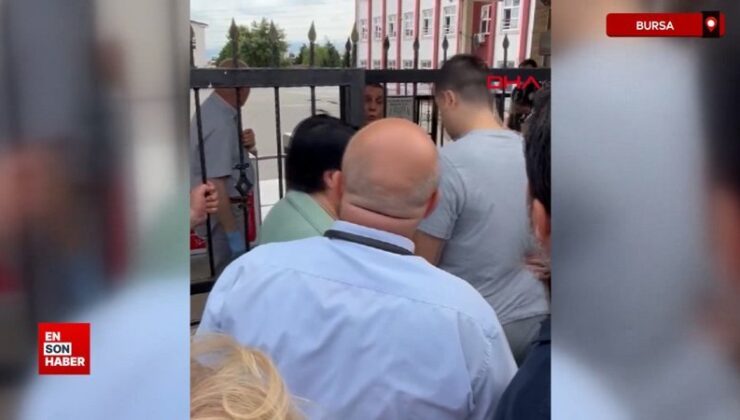 Otobüs sürücüsü, ‘Benim yüzümden geç kaldılar’ diyerek 5 adayı imtihan binasına aldırdı