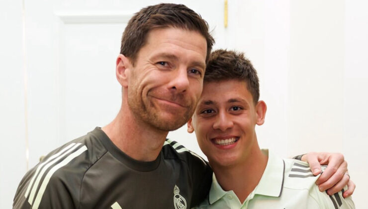 Real Madrid’de Xabi Alonso ve Arda Güler buluştu